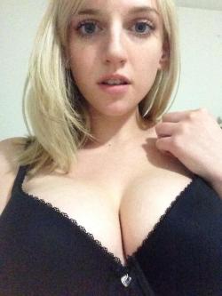 Very hot teen BlondBunny from myfreecams.com picture
