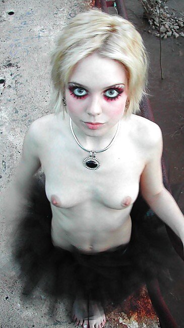 gothic vampire cosplay picture