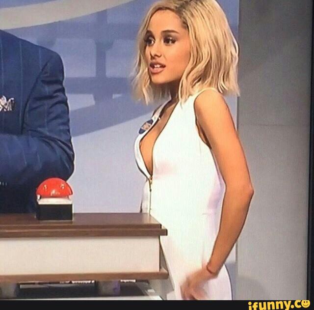 Ariana Grande Nip Slip picture