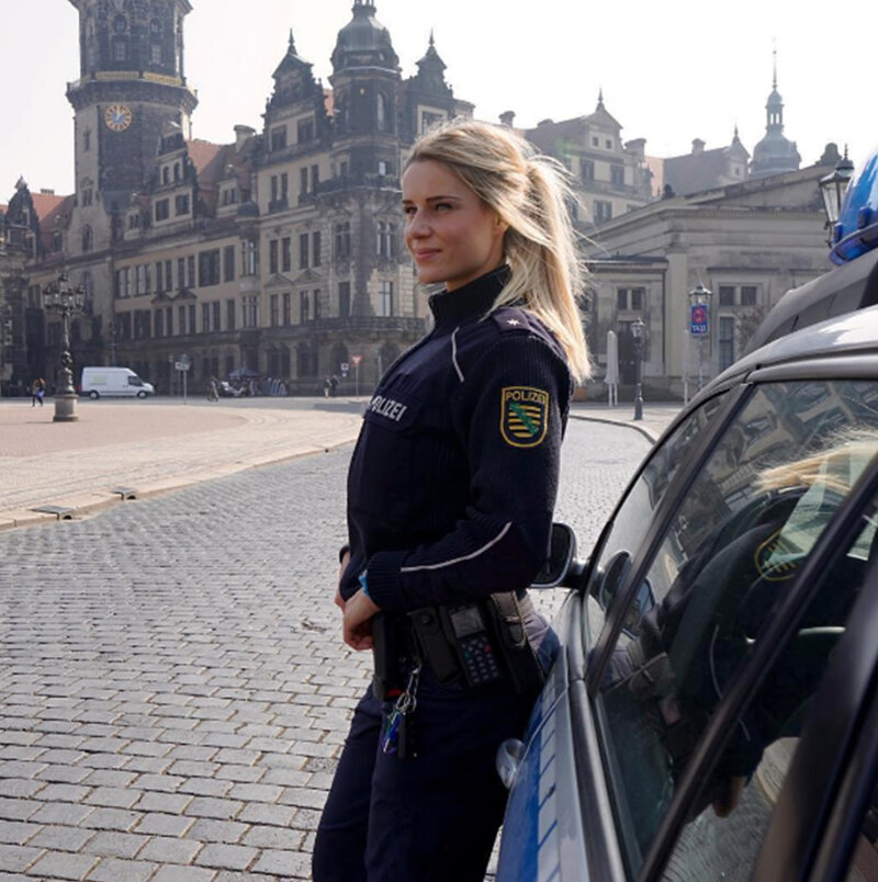 german police officer picture