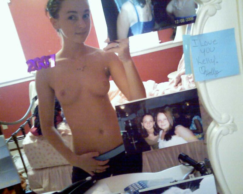 Sexy brunette teen in this hot rookie selfshot pic picture