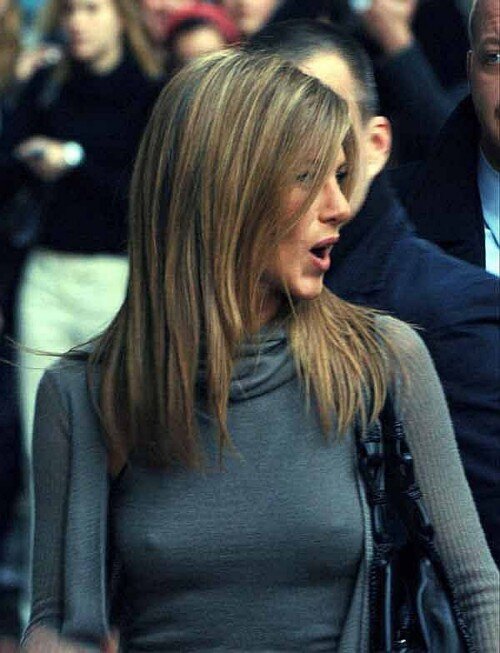 Jennifer Aniston See-Through Oops picture