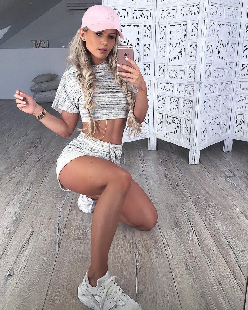 Hilde Osland all legs picture