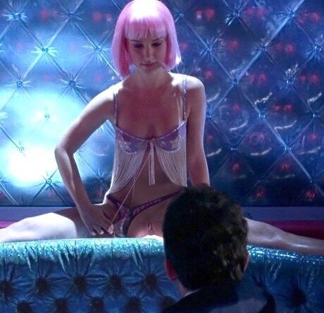 나탈리 포트만은 면도 한 음부를 보여줍니다 picture