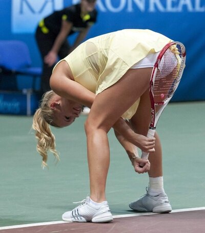 CAROLINE WOZNIACKI ünlü tenis sarışın eğlenceli yarasa sporu picture