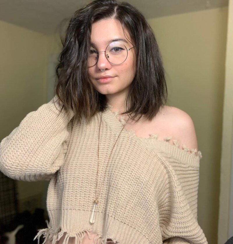 A nice photo of Twitch Streamer and small YouTuber, Samantha Dey. picture