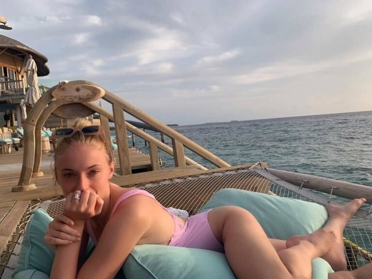 # 1: Sophie Turner picture