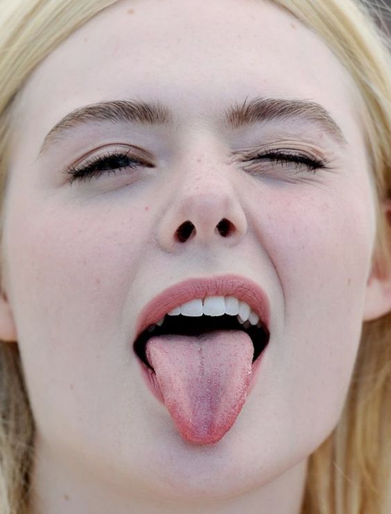 Elle Fanning waiting for her cumshot picture