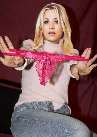 ケイリーは彼女の下着を見せます picture