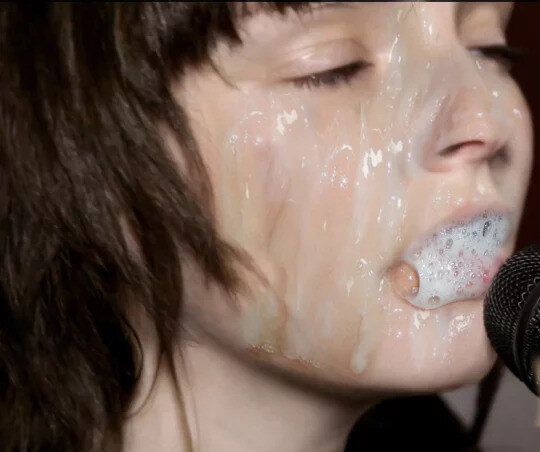 Lauren Mayberry facial cumshot (fake) picture