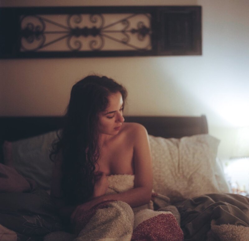 ここでホットでセクシーなセレブのコマピオンビューティーをご覧ください... picture