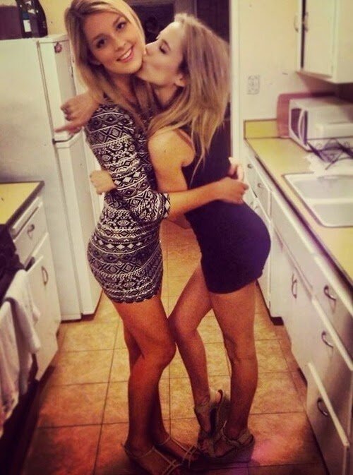 Tight Dress Kiss picture