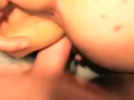 丈夫拍摄时妻子与3黑色时钟共享 picture