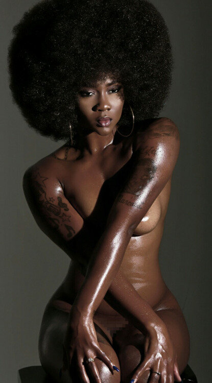 Foxy black woman picture