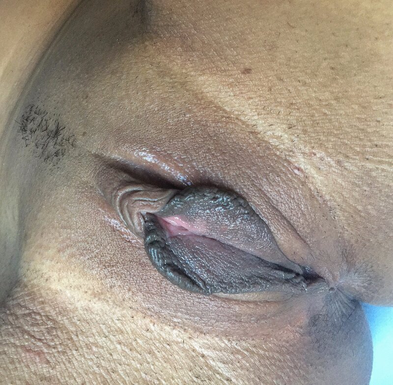 Quick photo of my pussy picture