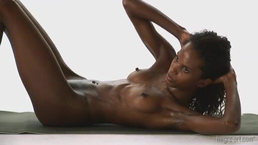 Valerie doing side crunches naked picture