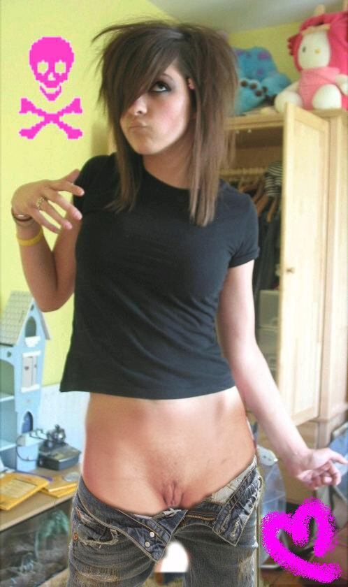 Emo showing shaved teen pussy picture