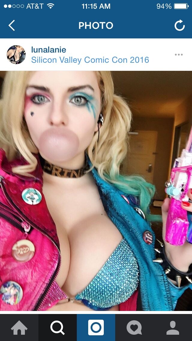 丰满和淫荡的Delanie Frances Harley Quinn picture