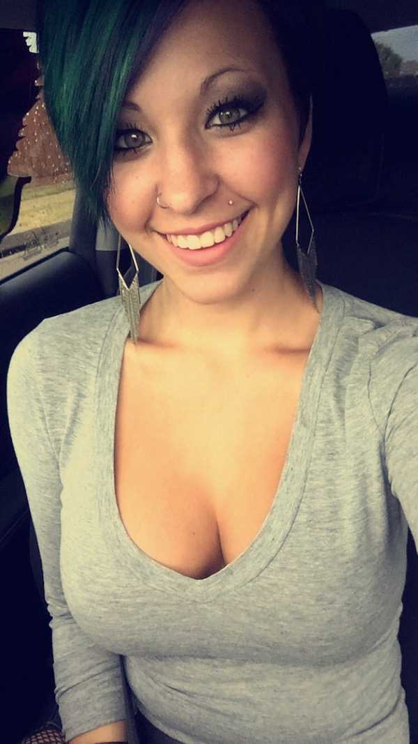 乳首美乳を持つ素人のコレクション picture