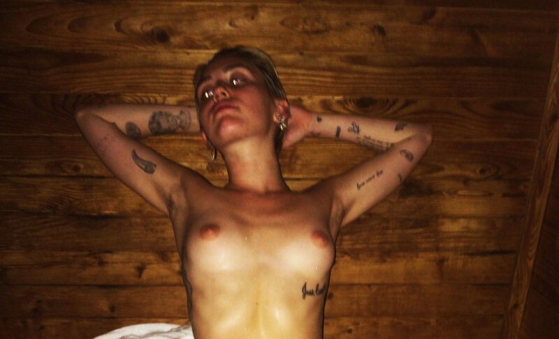 麦莉·赛勒斯（Miley Cyrus）–新裸照泄露 picture