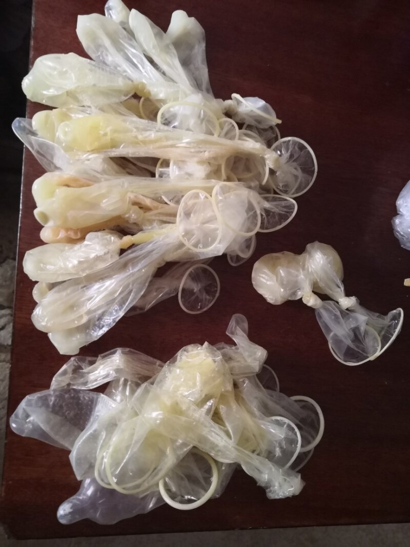 Çiftlerin sikişmeyi sevdiği yerlerde dolaştım 2 picture