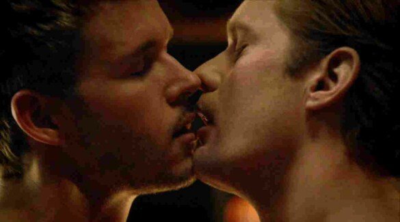 Alexander Skarsgard & Ryan Kwanten Making Out In ‘True Blood’ picture