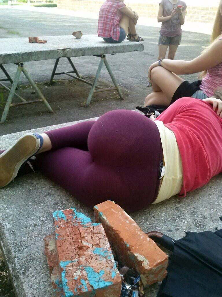 Yoga Pants Teen Voyeur picture