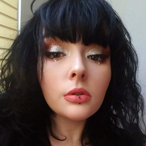 Lolarei는 조잡하고 젖은 입으로 제공 picture