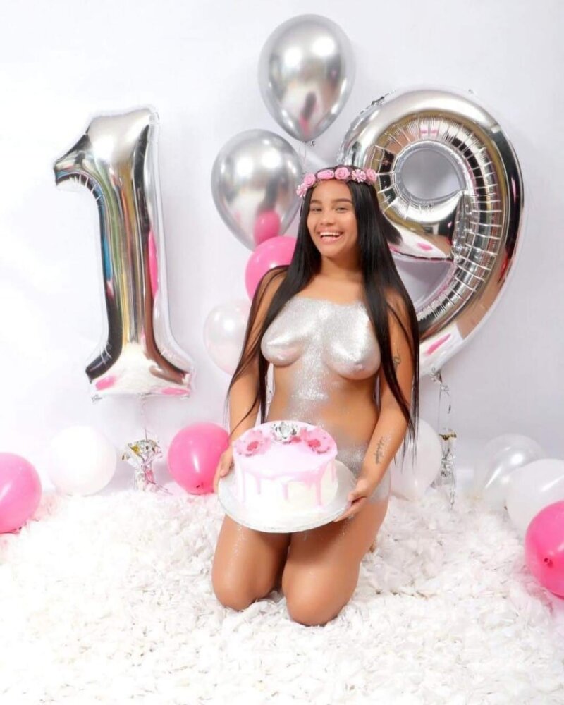 Big tits birthday gurl picture