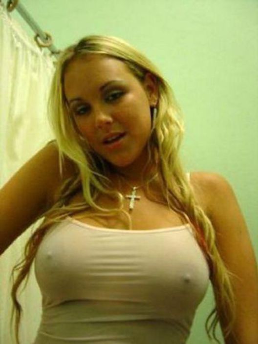 Cute amateur blonde tits picture