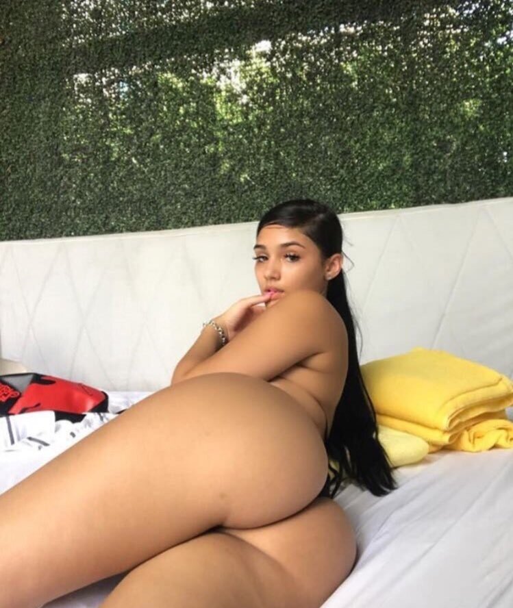 Sexy latina with that ass picture