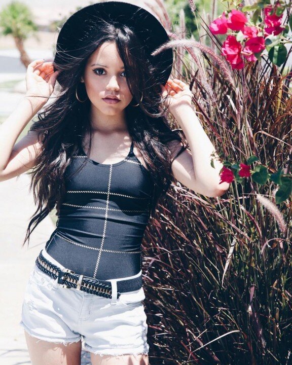 jenna ortega 2 picture