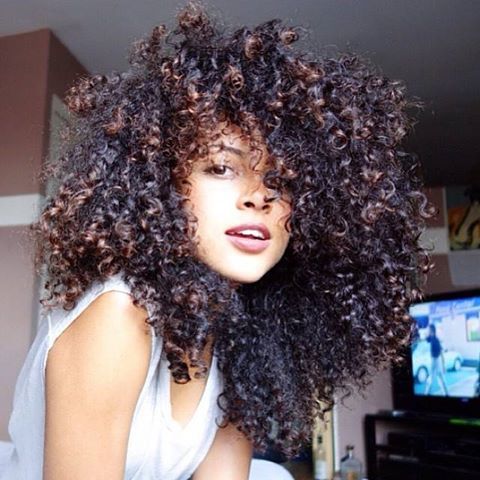 saç kız moda stil uzun saç kıvırcık saç doğal saç güzel kız güzel saç güzel saçlar picture