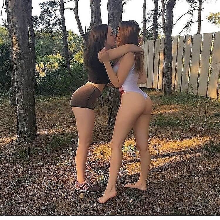 Teen Lesbians picture