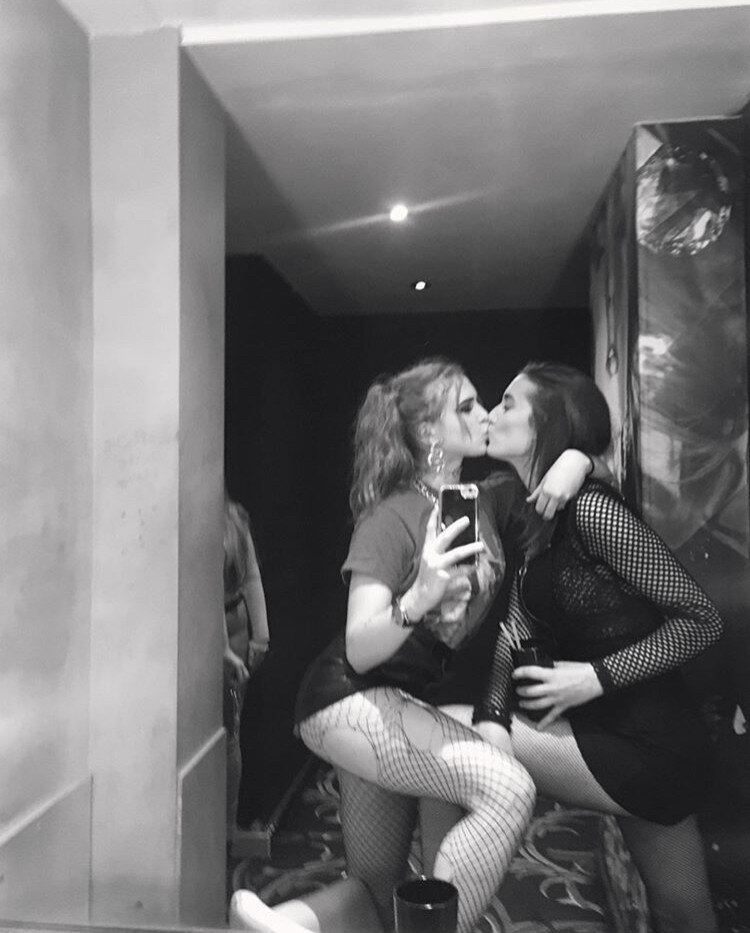 Aisling kisses her goth friend picture