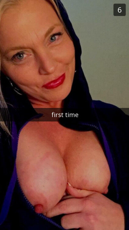 MILF Flashing Nipple Snap picture