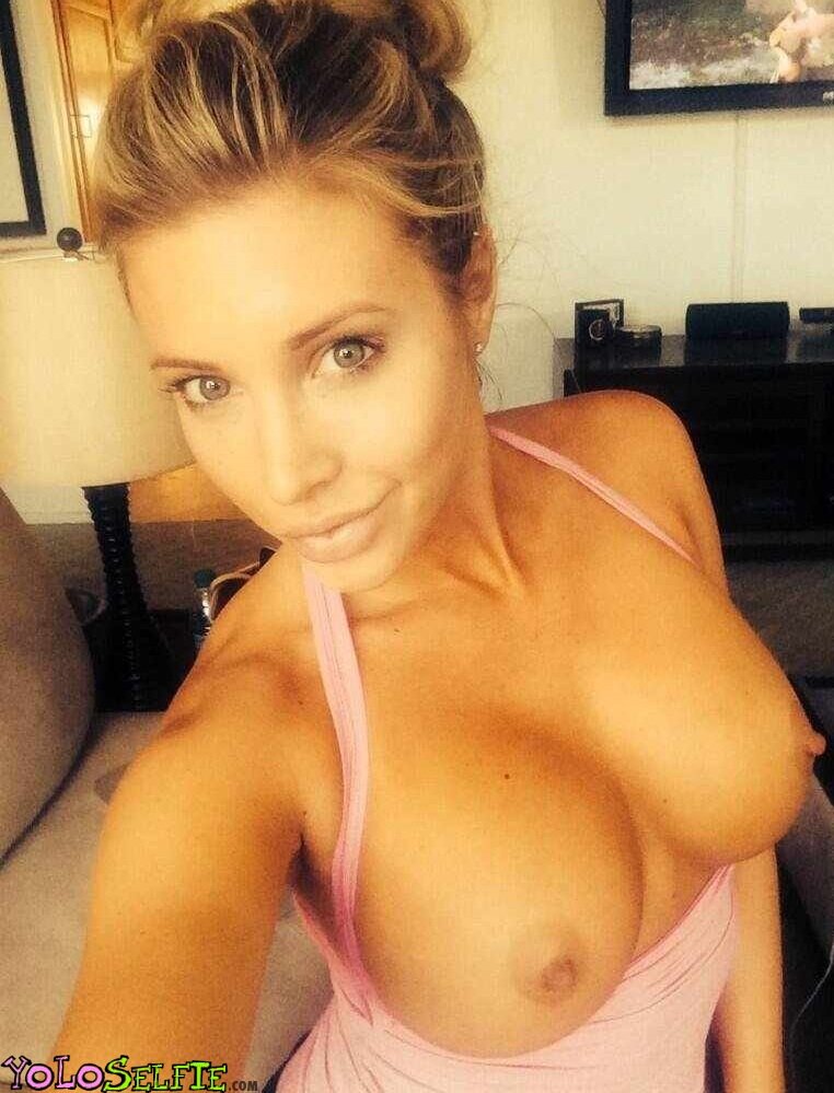 Nude selfie Sexy Milf selfie picture