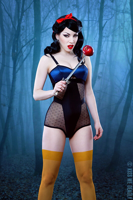 Snow White - Forbidden Fruit picture