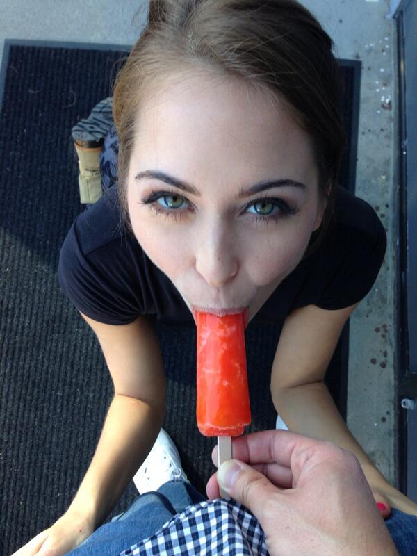 Riley Reid is sucking an ice! picture