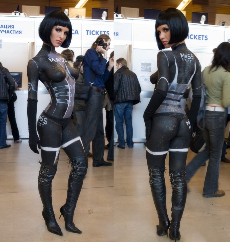 mass effect 2 booth girl in n7 armor bodypaint. picture