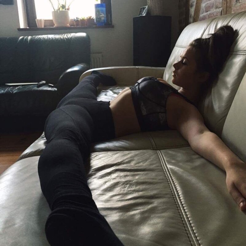 Kanepede (r / girlsinyogapants) picture