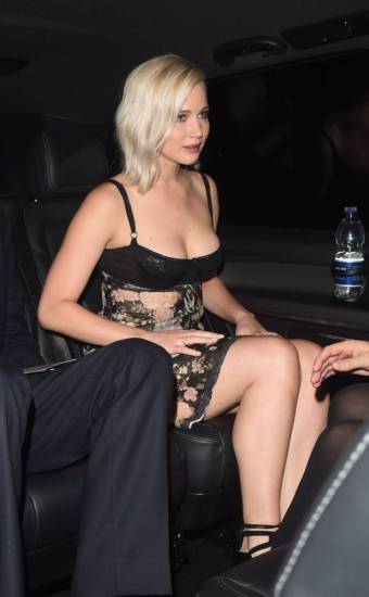 Jennifer Lawrence Beauty Cleavage picture