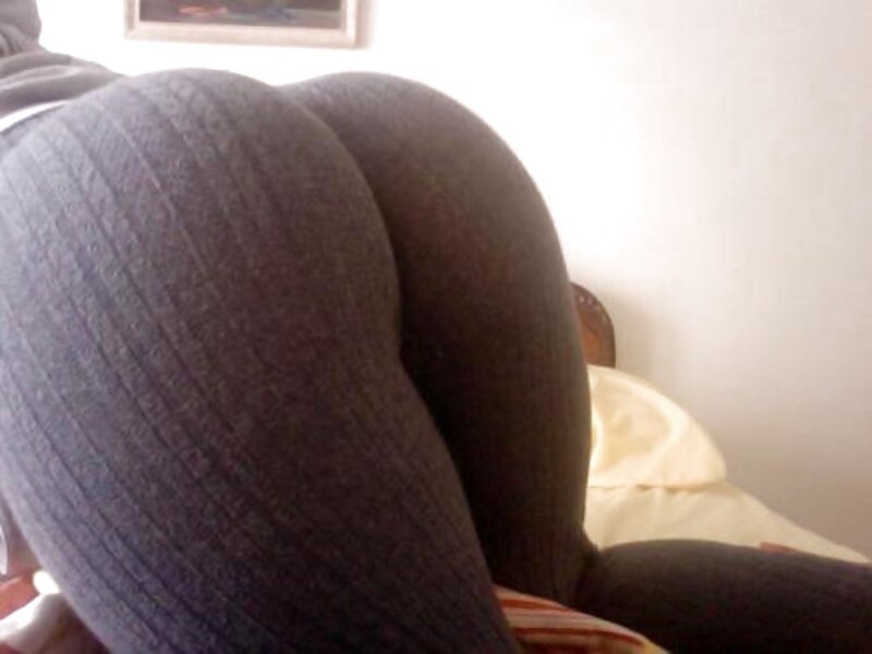 juicy göt içinde yoga pantolon picture