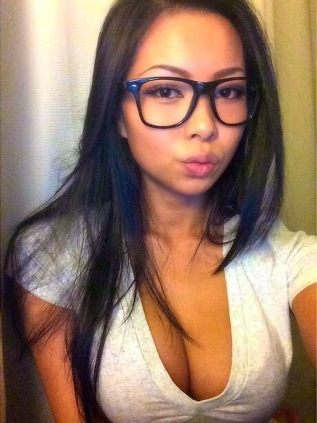 Hot Asian Teen Big Tits Selfshot picture