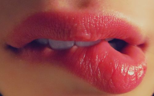 lips biting picture