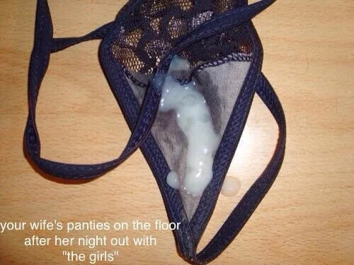 Kararsızlığıyla benimle alay ediyor. picture