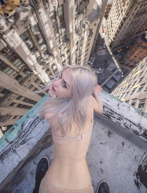 slave on rooftop picture