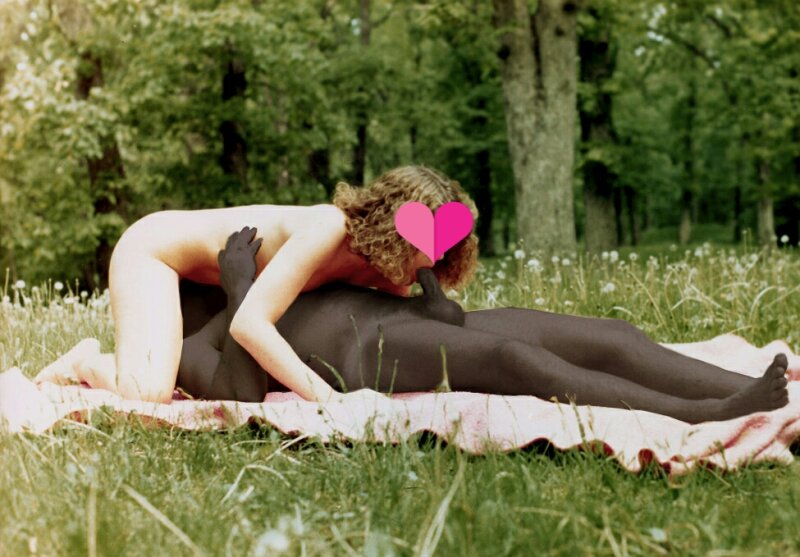 우리가 Craigslist에서 만난 남자와 함께 주립 공원에있는 69 세의 아내. 나는 그가 그날 공원에서 두 번 그녀와 섹스하는 것을 보았다. picture