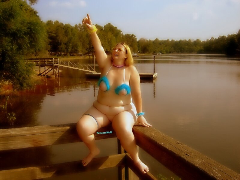 PrincessWolf Nude Public Lake 1 picture