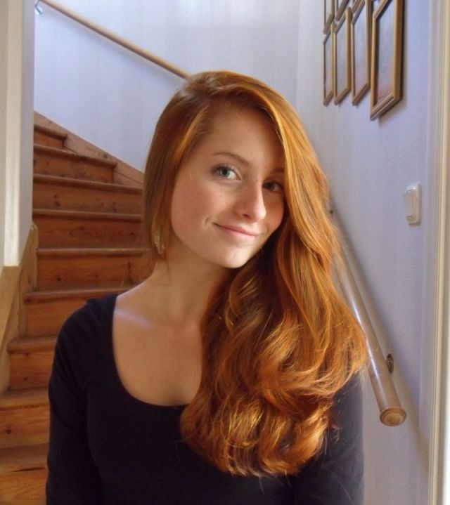 Sevimli kızıl saçlı picture